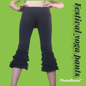 Ruffle, capris yoga pants